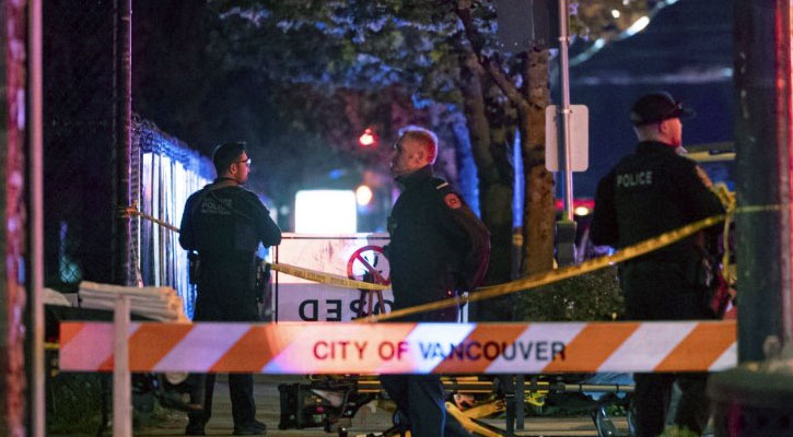 কানাডায় উৎসবের ভিড়ে উঠে গেল গাড়ি, বহু হতাহতের শঙ্কা