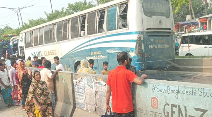 সাভারে পৃথক সড়ক দুর্ঘটনায় নিহত ৩