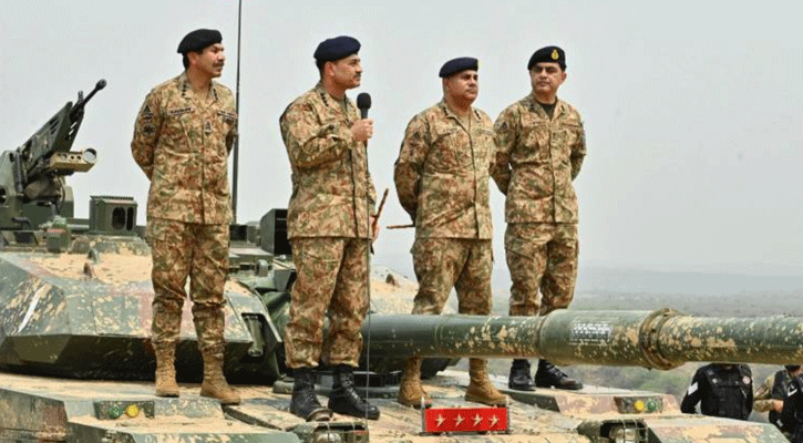 প্রস্তুত পাকিস্তান সেনাবাহিনী, ভারতের বিরুদ্ধে কঠোর হুঁশিয়ারি