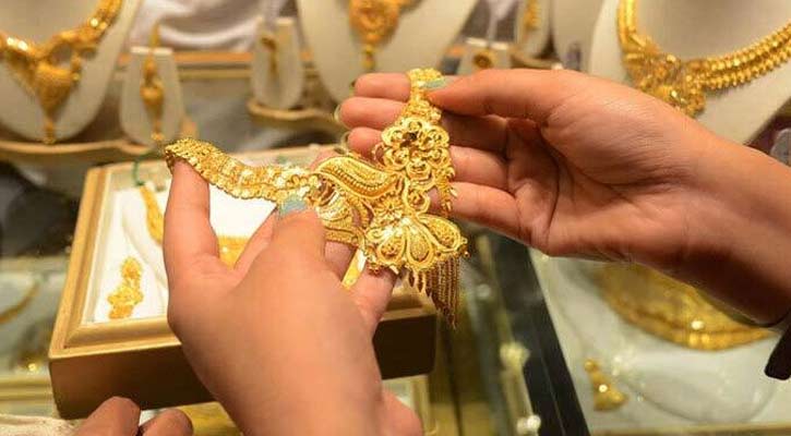 সোনার দাম আরো কমলো