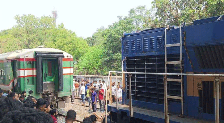 বনলতা এক্সপ্রেসের লাইনচ্যুত বগি উদ্ধার, ট্রেন চলাচল স্বাভাবিক