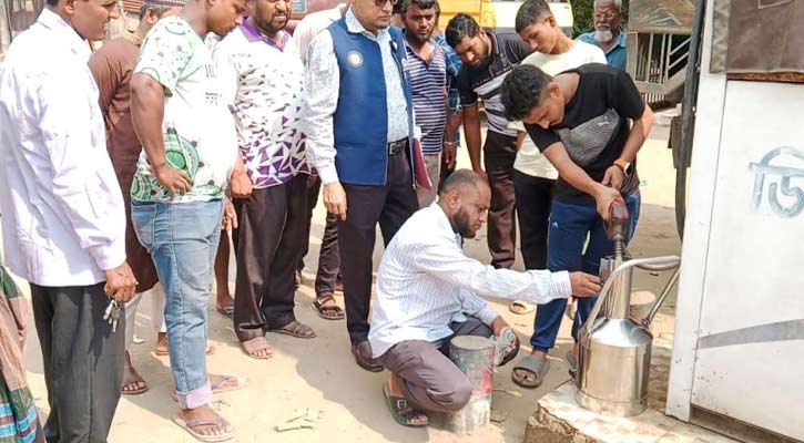 কুমিল্লায় জ্বালানি তেলের পরিমাপে কারচুপি, দুটি পেট্রোল পাম্প সিলগালা