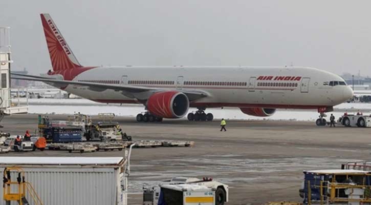 পাকিস্তানের হামলার আশঙ্কায় ভারতের বেশ কিছু বিমানবন্দর বন্ধ ঘোষণা