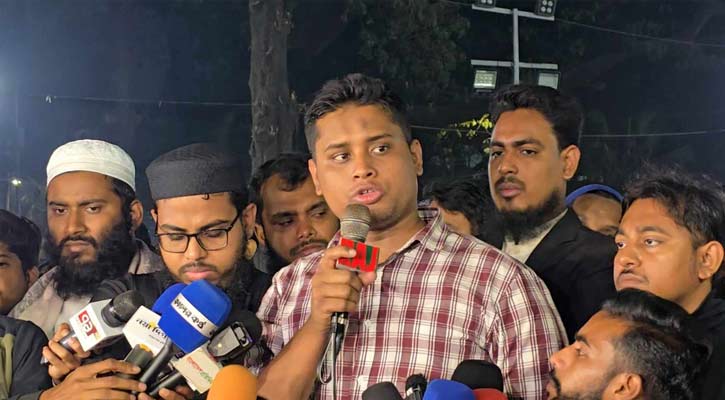 আ.লীগকে সুবিধা দেওয়ায় সরকারের সমালোচনা হাসনাতের