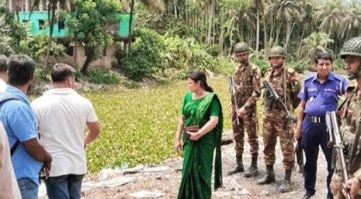 জলাবদ্ধতা নিরসনে ডাকাতিয়া নদীর অবৈধ বাঁধ অপসারণ