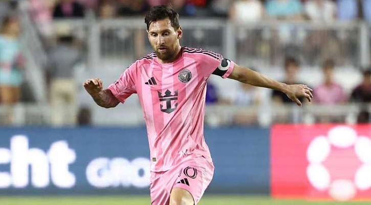 মেসির জাদুকরী গোলে ঘুরে হার এড়াল মায়ামি