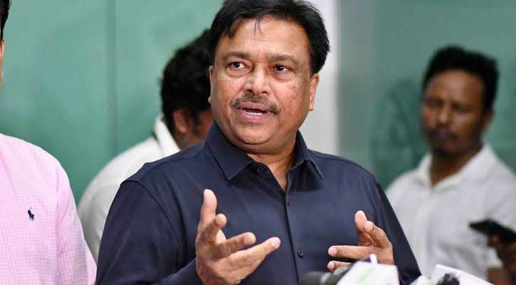 আমি পদত্যাগ করব না: ফারুক আহমেদ 