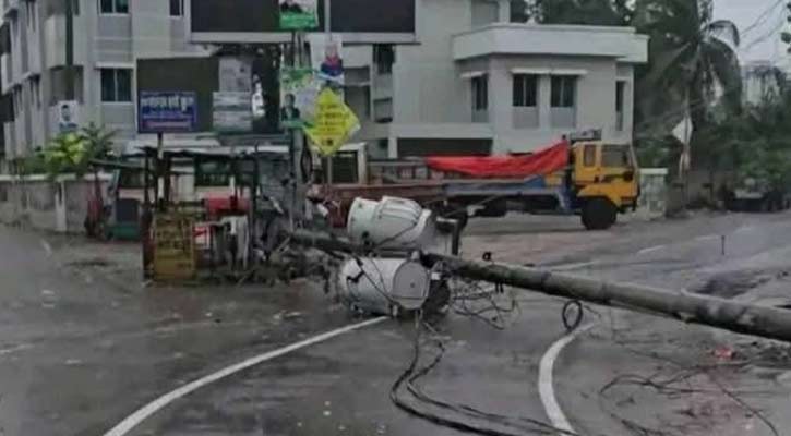 কুমিল্লায় ঝড়ো বাতাসে বরুড়া উপজেলায় বিদ্যুৎ বিচ্ছিন্ন