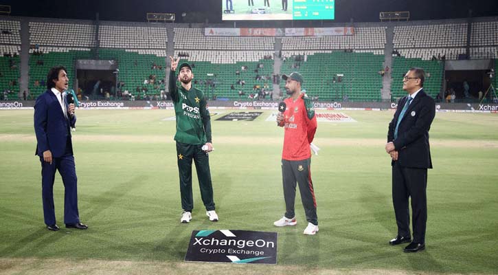 টস হেরে ব্যাটিংয়ে বাংলাদেশ, এক পরিবর্তন