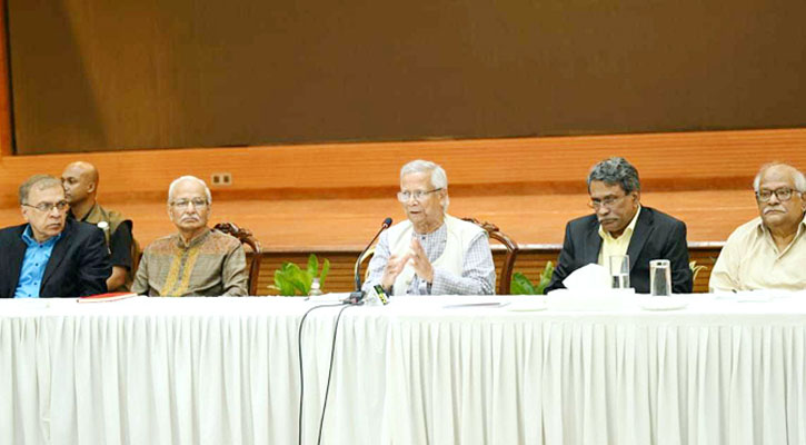 রাজনৈতিক দলগুলোর সঙ্গে বৈঠকে প্রধান উপদেষ্টা