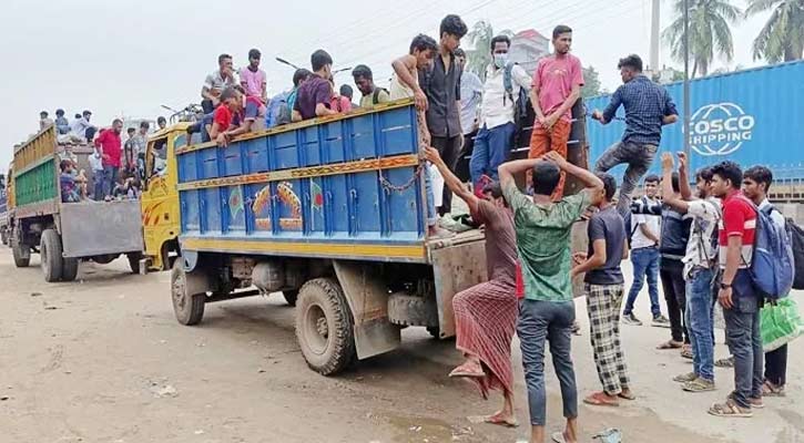 ট্রাক-পিকআপে ঈদযাত্রা, ‘মানবিক কারণে’ ছেড়ে দিচ্ছে পুলিশ
