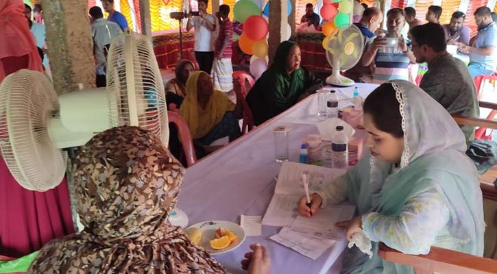 সেবার আলো ফাউন্ডেশনের ফ্রি মেডিকেল ক্যাম্পে চিকিৎসা পেলেন হাজারো মানুষ 