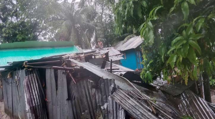 সেনবাগে ৫ মিনিটের টর্নেডোতে লণ্ডবণ্ড ৩ গ্রাম, আহত ১০