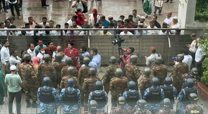 অবরুদ্ধ এনবিআর, ভেতরে-বাইরে তালা