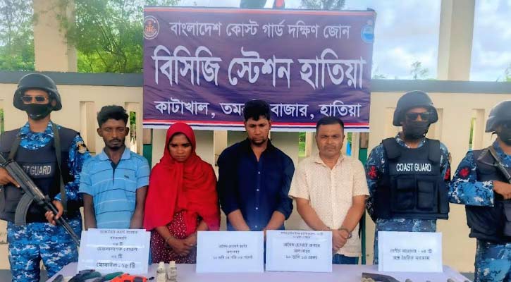 হাতিয়াতে যৌথবাহিনীর অভিযানে নারীসহ আটক ৪, আগ্নেয়াস্ত্র-স্বর্ণ উদ্ধার