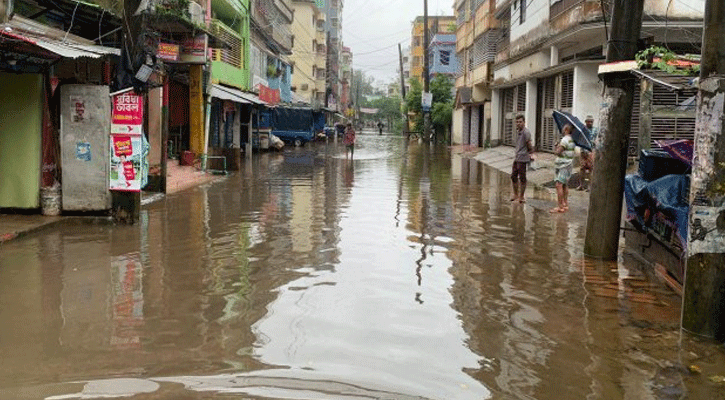 নোয়াখালীতে বন্যার শঙ্কা, মাধ্যমিক বিদ্যালয়ে ক্লাস ও পরীক্ষা স্থগিত 