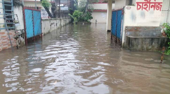 নোয়াখালীতে পানিবন্দি ৪২ হাজার পরিবার, ক্ষতিগ্রস্ত ২ লাখ মানুষ