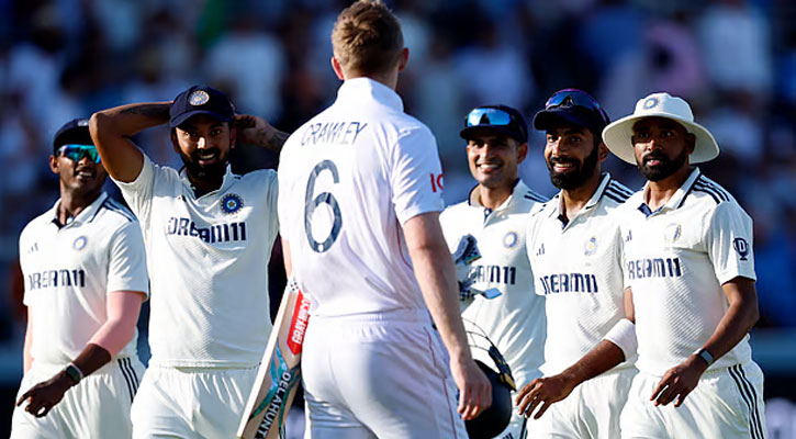 অশ্রাব্য ভাষা থেকে হাতে তালি-গিলের সঙ্গে যা হয়েছিল ক্রওলির