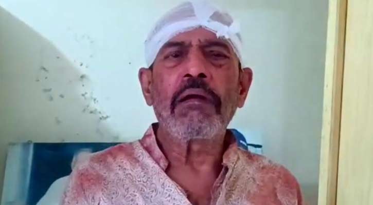 পাবনায় প্রকাশ্য দিবালোকে নিজ বাড়িতে প্রবীণ অধ্যাপককে কোপালো দুর্বৃত্তরা