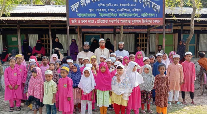 চোখের সামনে বিলীন হচ্ছে সোনাহার  নদীগর্ভে গ্রাম, নিশ্চুপ প্রশাসন