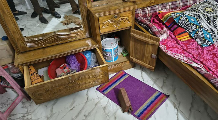 সোনারগাঁয়ে সরকারি চাকরিজীবীর বাড়িতে ডাকাতি, নগদ টাকাসহ স্বর্ণালংকার লুট