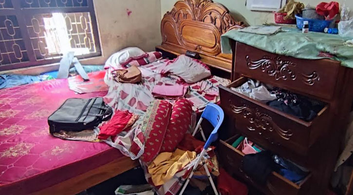 ঈশ্বরদীতে মারামারি ঘটনার জেরে ব্যবসায়ীর বাড়িতে হামলা-ভাঙচুর 