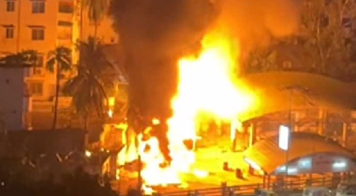 পেট্রোল পাম্পের আগুন নিয়ন্ত্রণে