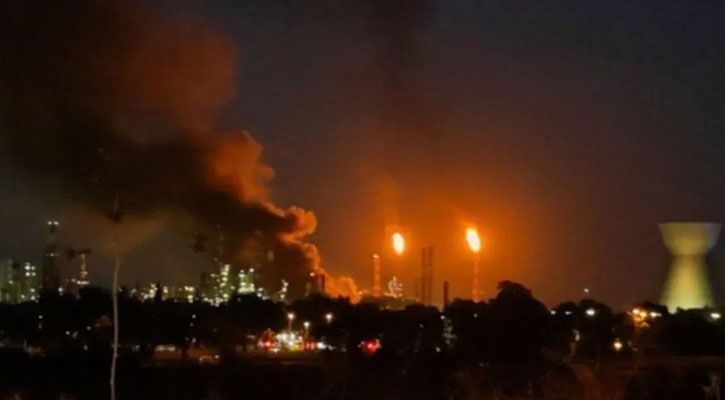 ইসরায়েলের তেল শোধনাগারে ইরানের ক্ষেপণাস্ত্র হামলা, নিহত ৩