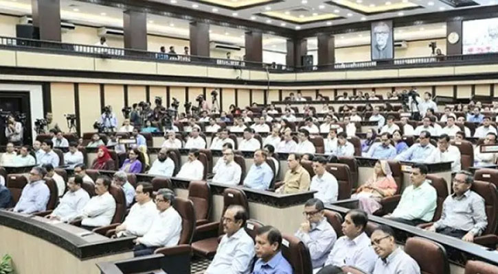 গুরুত্বপূর্ণ পদে স্বৈরাচারী সরকারের ডিসিরা