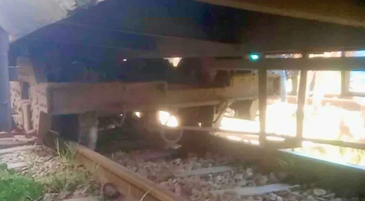 ব্রাহ্মণবাড়িয়ায় তিতাস কমিউটার ট্রেন লাইনচ্যুত