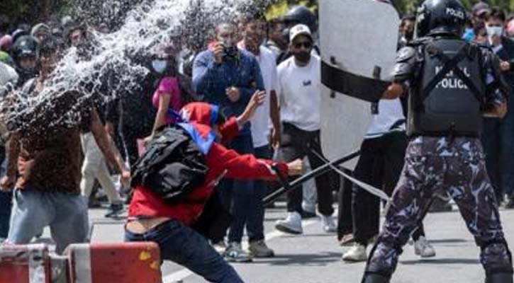 এবার অন্তর্বর্তী প্রধানমন্ত্রীর পদত্যাগ দাবিতে রাস্তায় নেপালের জেন জি