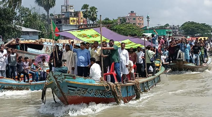 পিরোজপুরে নদীপথে ধানের শীষের নৌ র‍্যালি, স্লোগানে মুখর জনপদ