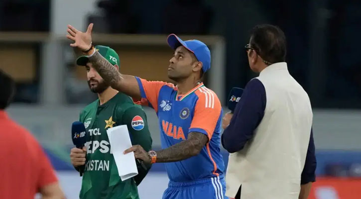 শিরোপার লড়াইয়ে টস হেরে আগে ব্যাটিংয়ে পাকিস্তান