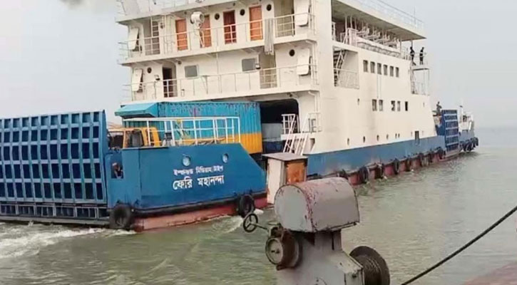 শরীয়তপুর-চাঁদপুর নৌরুটে ফেরি চলাচল স্বাভাবিক