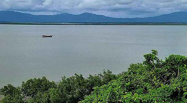 মিয়ানমারে বিস্ফোরণের শব্দে উখিয়া-টেকনাফ জুড়ে আতঙ্ক