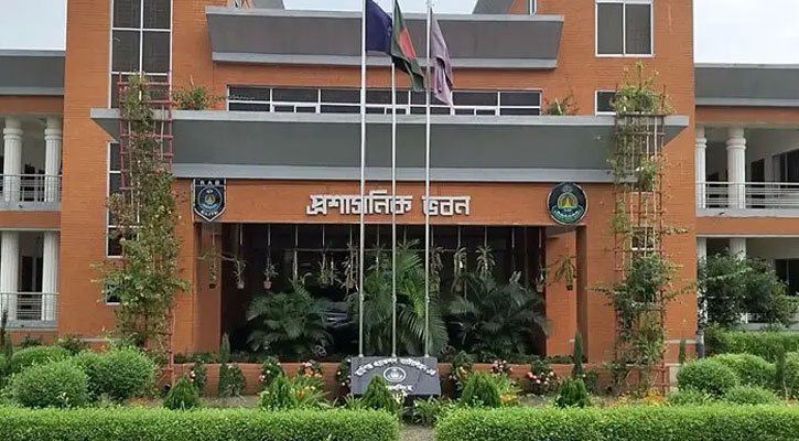 জামিননামা ছাড়াই কারাগার থেকে ছেড়ে দেওয়া তিন আসামি গ্রেপ্তার