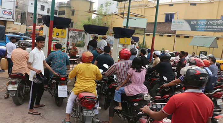 নতুন পদ্ধতিতে বিক্রি হচ্ছে জ্বালানি তেল, কোন গাড়িতে মিলছে কত লিটার?