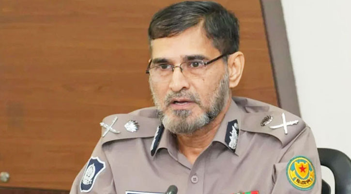 ঈদযাত্রা নির্বিঘ্ন করতে ট্রাক–কাভার্ড ভ্যান চলাচল বন্ধ: ডিএমপি কমিশনার