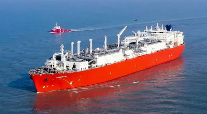 যুদ্ধের ২৩ দিনে চট্টগ্রামে এসেছে জ্বালানিবাহী ২৫ জাহাজ