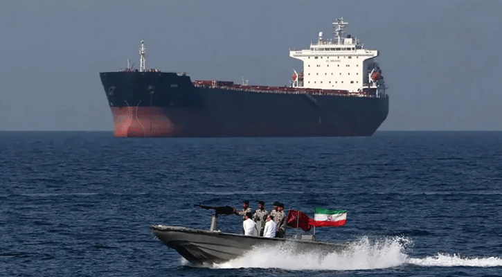 হরমুজ পারাপারে জাহাজপ্রতি ২ মিলিয়ন ডলার নিচ্ছে ইরান