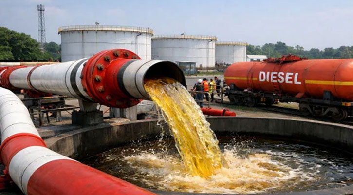 এপ্রিলে বাড়ছে না জ্বালানি তেলের দাম