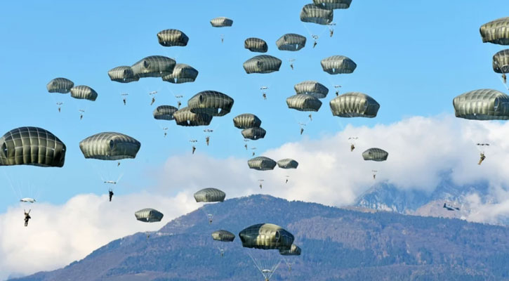 মধ্যপ্রাচ্যে পৌঁছাতে শুরু করেছে হাজার হাজার মার্কিন প্যারাট্রুপার