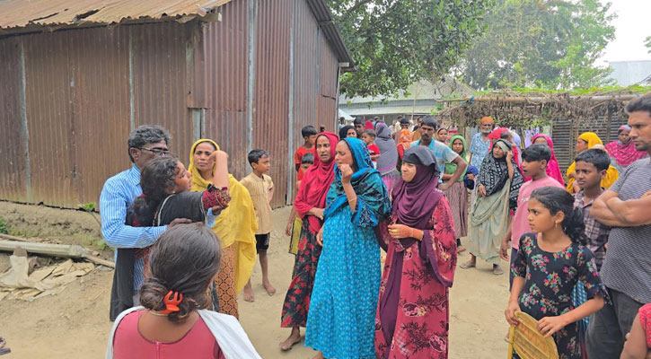 পাবনায় দিনমজুরকে কুপিয়ে হত্যা, আটক ৩