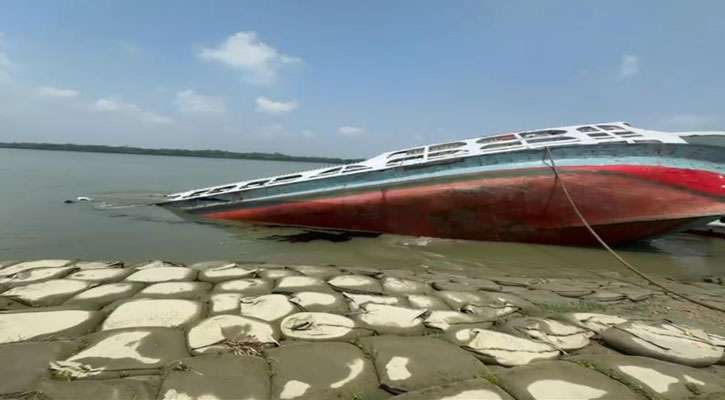 চরমোনাই মাহফিলে আসা লঞ্চ ডুবি, উদ্ধার অভিযান চলছে 