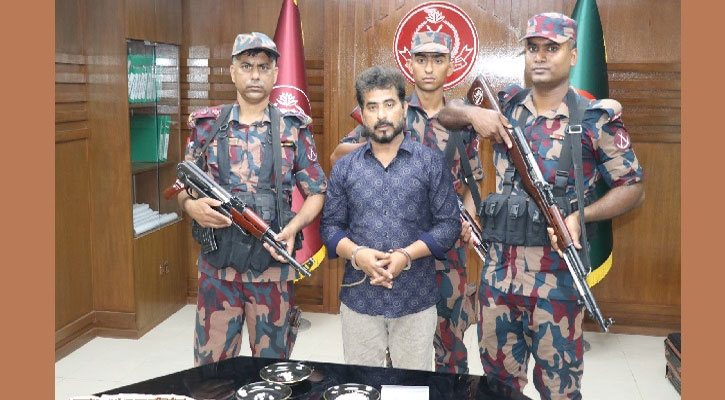 সাড়ে ৬ কোটি টাকার হীরাসহ আটক ভারতীয় নাগরিক