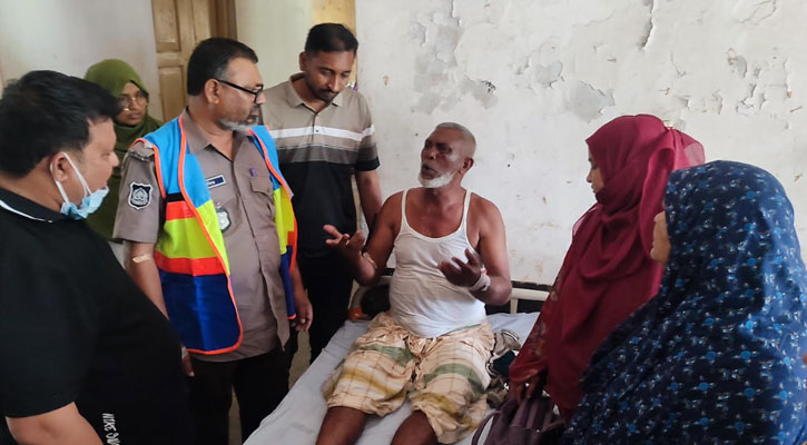 পদ্মা নদীতে নৌ পুলিশের উপর দুর্বৃত্তদের হামলা, আহত ৬