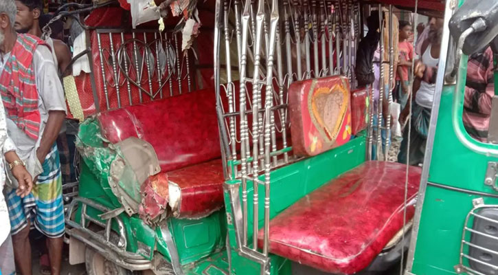 পিকআপ-সিএনজির সংঘর্ষে বাবা-ছেলের মৃত্যু
