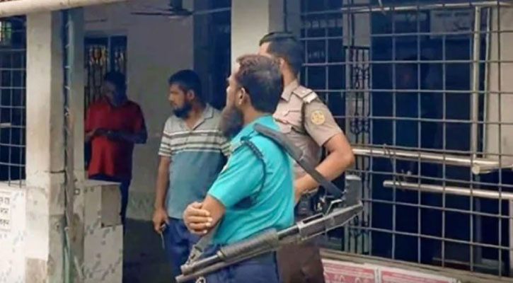 খুলনায় ফজরের নামাজ চলাকালে মসজিদে গুলি : ২ মুসল্লি আহত