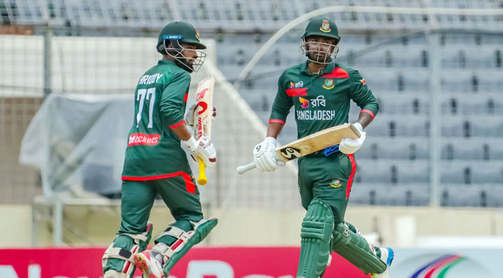 অস্ট্রেলিয়াকে হোয়াইটওয়াশ করতে ২৭৫ রানের লক্ষ্য দিল বাংলাদেশ