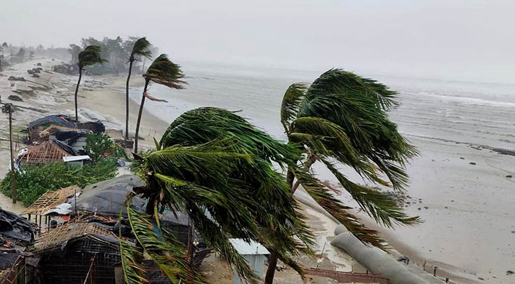 দুপুরের মধ্যে যেসব জেলায় বজ্রসহ বৃষ্টির শঙ্কা